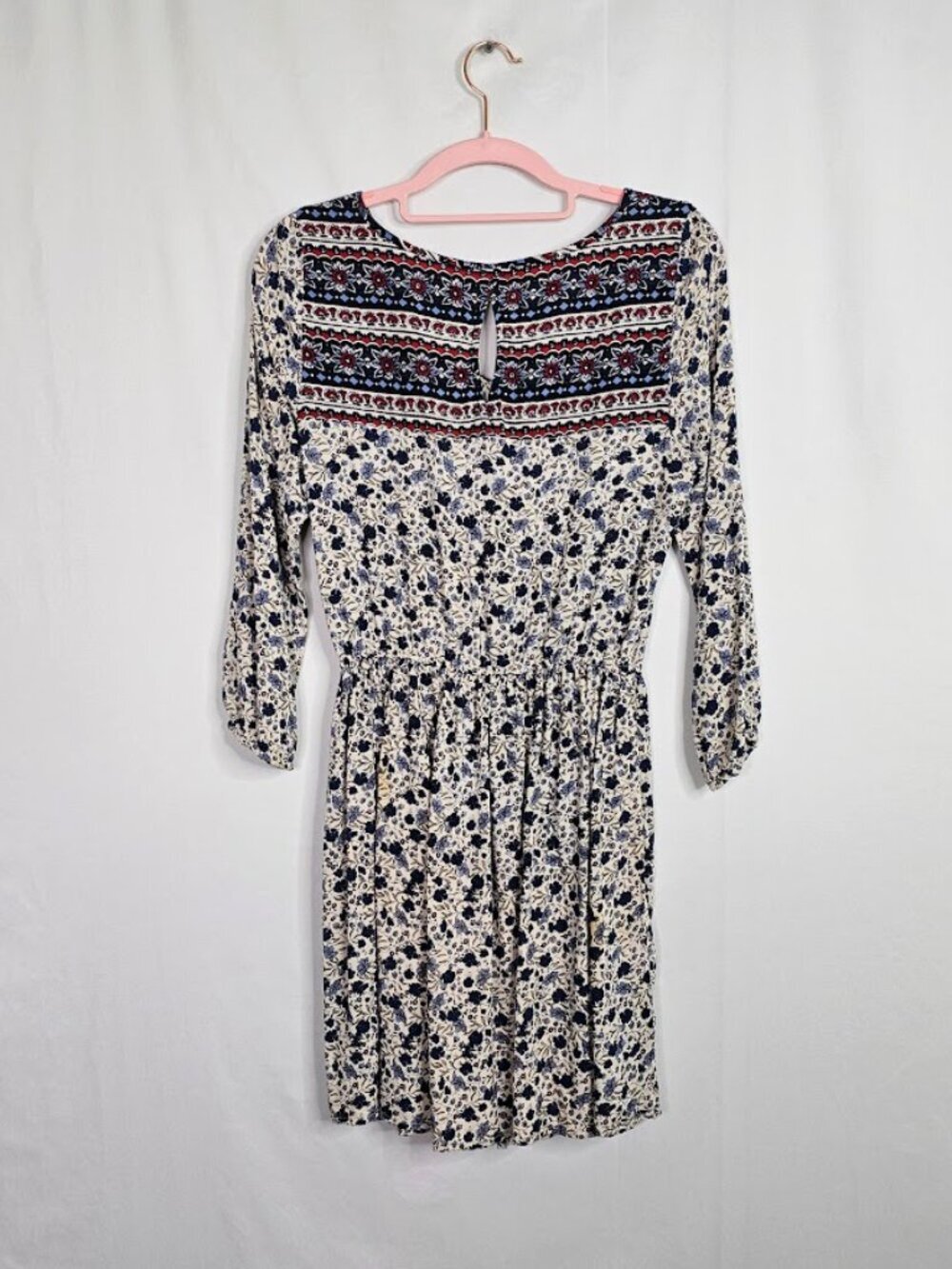 HOLLISTER 3/4 Sleeve Dress size S OFF WHITE w BLUE & RED Floral Boho Tassel Ties - Picture 8 of 8